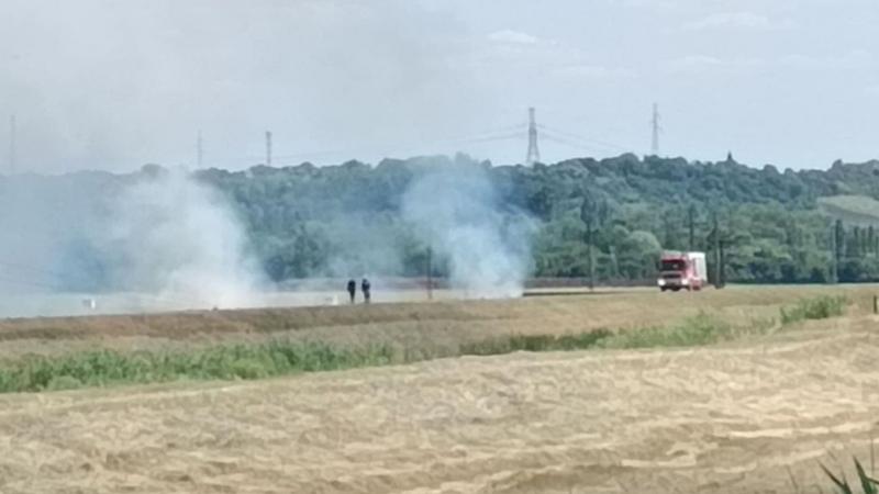 Súlyos incidens történt: egy leszakadt nagyfeszültségű kábel gyulladást idézett elő Lőrincinél.