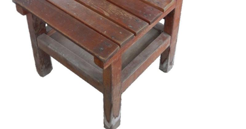 Az történt, hogy egy pohár ital után, a székláb segítségével, sajnos a részeg apám fejét csúnyán eltaláltam.