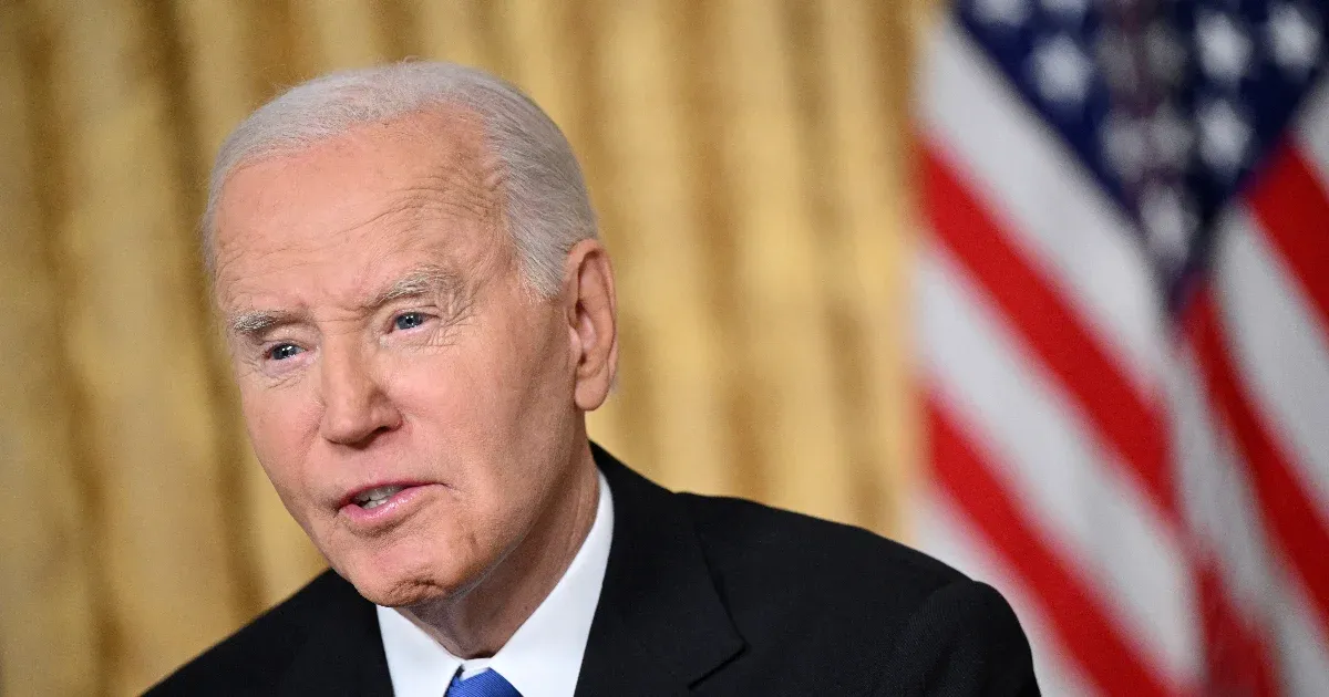 Joe Biden közel 2500 olyan drogvétség miatt elítélt személy büntetésének enyhítésére tett lépéseket, akiknek az ügye a drogpolitikával kapcsolatos reformok részeként került előtérbe.