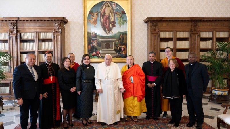 A pápa fogadta a mongóliai buddhista küldöttséget, akik a béke kultúrájának előmozdítására kértek támogatást. A vallási vezetők hangsúlyozták, hogy közös erőfeszítéseikkel hozzájárulhatnak az emberiség harmóniájához és megértéséhez - számolt be a Vatican 