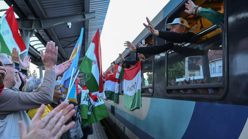 Újra útnak indulnak a határokon átívelő zarándokvonatok, amelyek nemcsak a lelki megújulást szolgálják, hanem a nemzeti összefogást is erősítik.