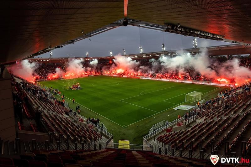 Több ezer szurkoló gyűlhet össze a helyszínen, hogy támogassa a DVTK-t az Újpest ellen vívott bajnoki mérkőzésen.