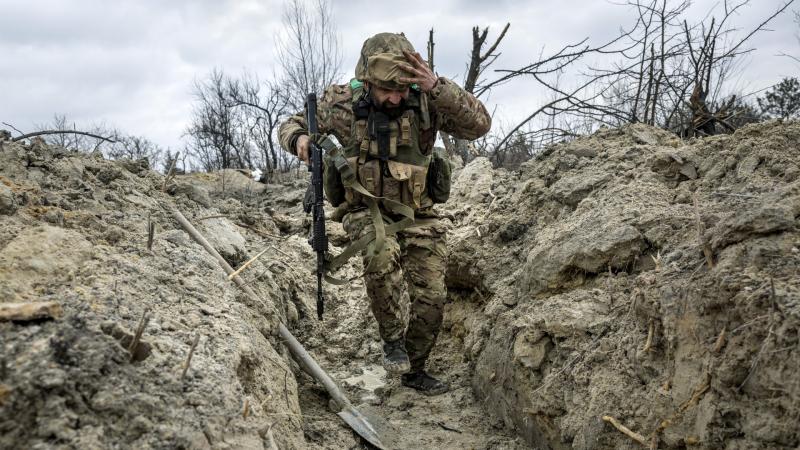 Friss és részletes térképek érkeztek az ukrán frontról, amelyek pontosan bemutatják, hogyan alakultak az orosz offenzíva jelenlegi frontvonalai. Az új adatok segítenek feltérképezni a harci helyzetet és a hadműveletek aktuális állását, így jobban megérthe