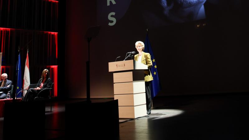 Ursula von der Leyen három különböző támadás következtében készül tárgyalásokra és válaszlépésekre.