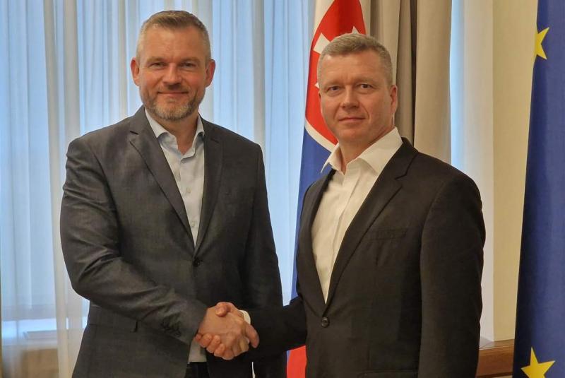 Forró Krisztián kinevezése révén a köztársasági elnök tanácsadói köréhez csatlakozott, mely új kihívásokat és lehetőségeket kínál számára. A hírek szerint a szakpolitikai tapasztalata és szakértelme nagyban hozzájárulhat az elnöki hivatal munkájához. A dö