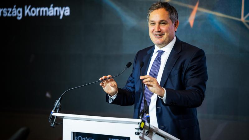 Nagy Márton: A kormány a fogyasztás serkentésével kívánja beindítani a gazdasági növekedést, azonban ez a megközelítés hosszú távon nem fenntartható.