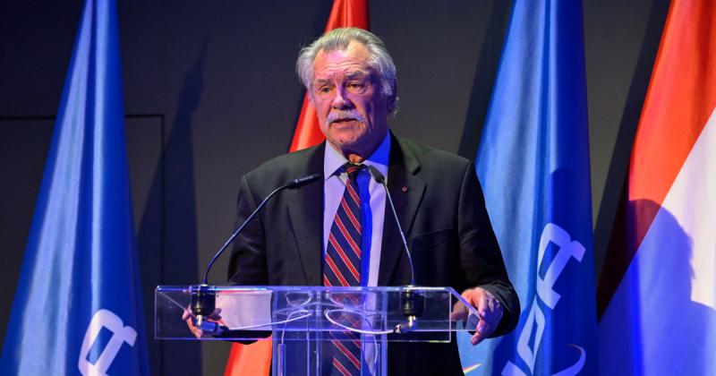 Farkas Bertalant különleges elismerésben részesült.