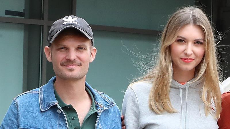 Egy idős hölgy kért segítséget Puskás-Dallos Petitől, mivel a nyugdíja annyira alacsony, hogy a hónap végére már alig marad pénze.