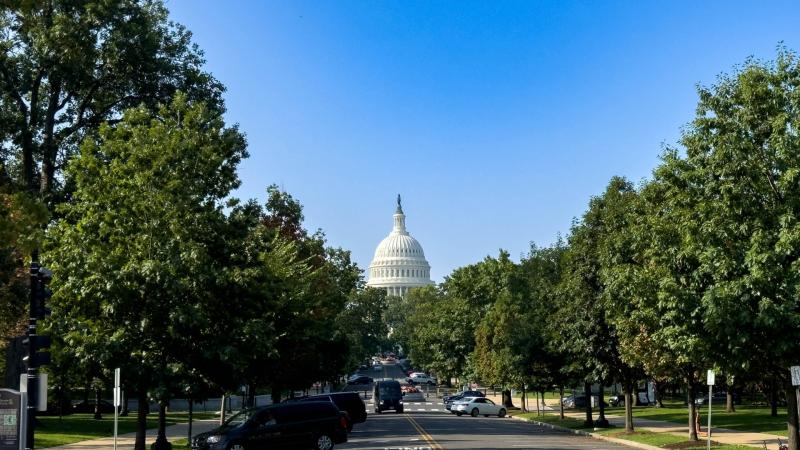 Egy figyelemre méltó esemény zajlik Washingtonban: Trump kulcsfontosságú nyersanyagokkal kapcsolatos megbeszéléseken vesz részt egy távoli ország vezetőjével.