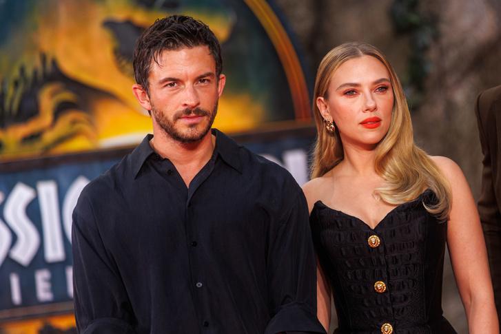 Scarlett Johanssonnal vívott csókcsatát, most pedig a 2025-ös év legvonzóbb férfijaként tündököl.