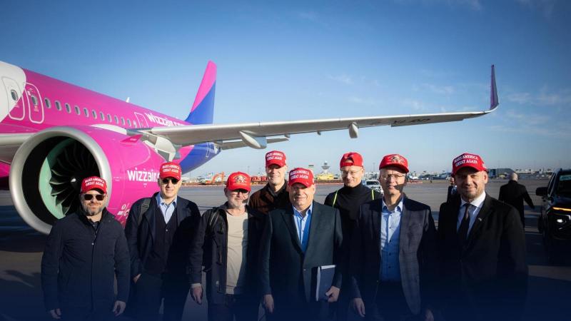 Orbán Viktor és csapata egy frappáns Trump-sapkás csoportképpel adta hírül, hogy megkezdődött a hazafelé vezető útjuk.